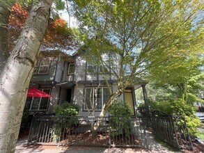 Building Photo - Charming 3-Bedroom Home with Open Layout, ...