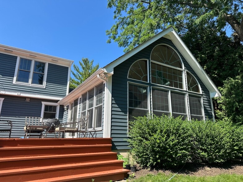 Building Photo - 889 E Stonebridge Ct