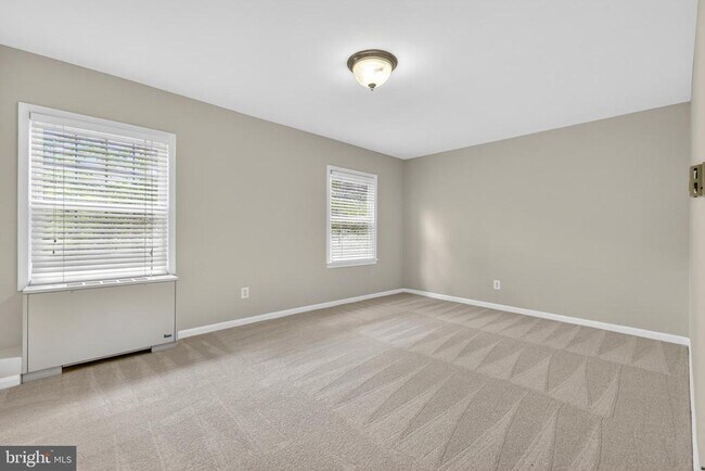 Building Photo - 3334 Spring Ln