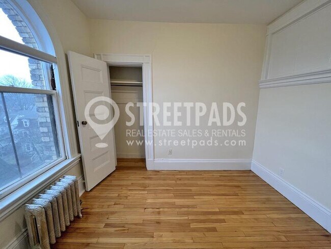 Building Photo - 1 bedroom in Cambridge MA 02138