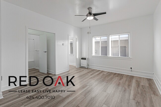 Building Photo - 1017 S Kingsley Dr