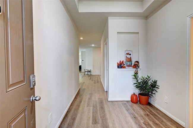 Building Photo - 865 Spruce Pine Dr