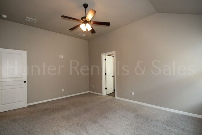 Building Photo - Temple 4 bedroom in Carriage House Subdivi...