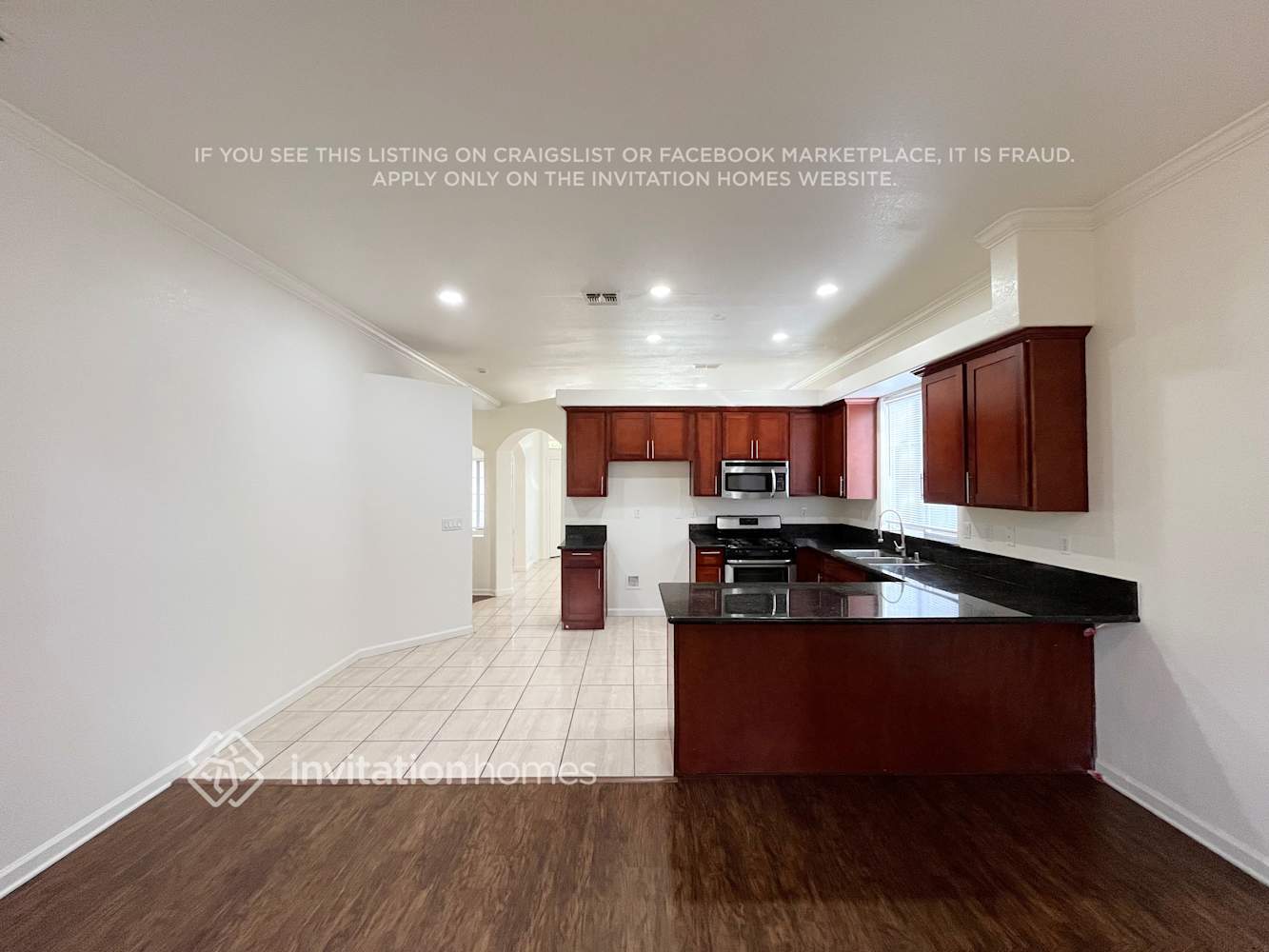 Building Photo - 3042 Pepperridge Dr
