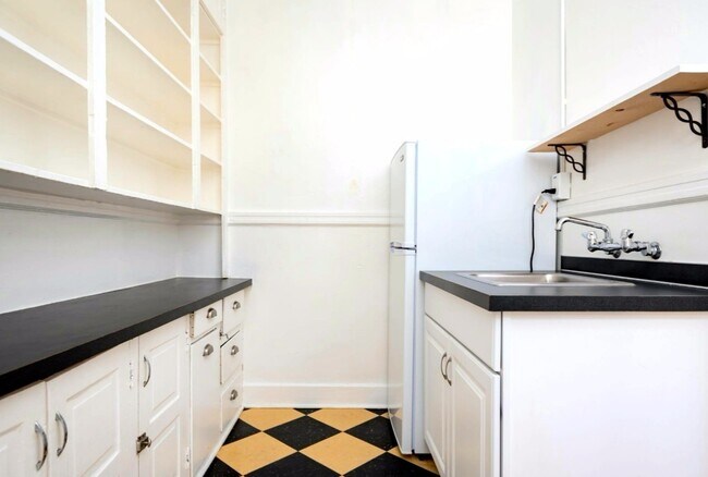 Building Photo - SUMMER SPECIAL – Move in and Save Big!
