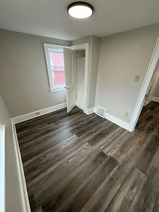 Building Photo - 623 Storer Ave