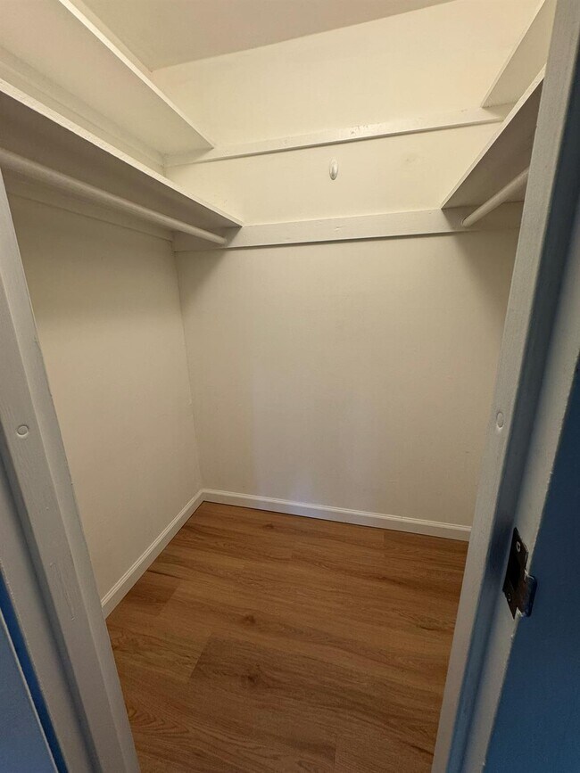 Building Photo - 233 Sagamore Hills Dr