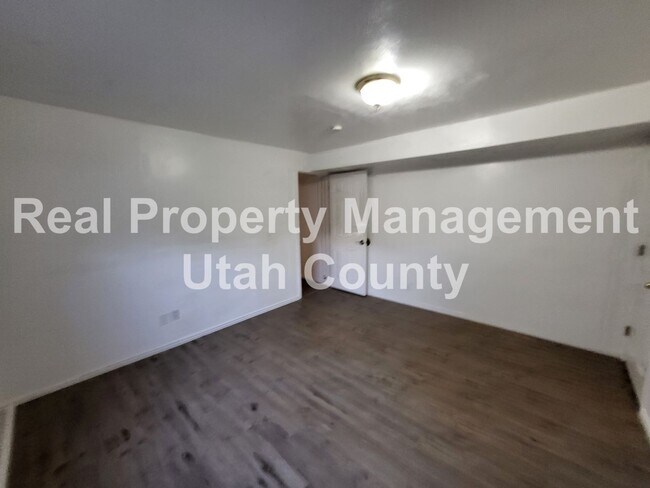 Building Photo - 572 S 1750 E St