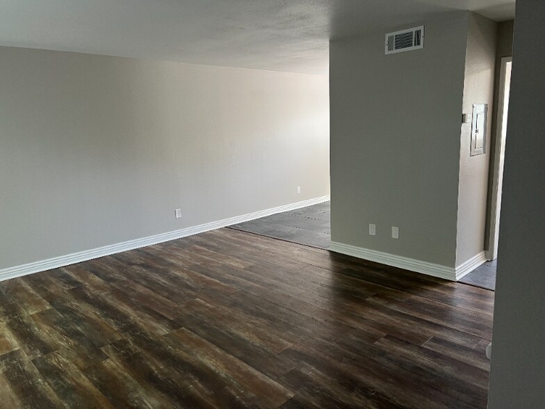 Building Photo - 6140 Gloria Dr