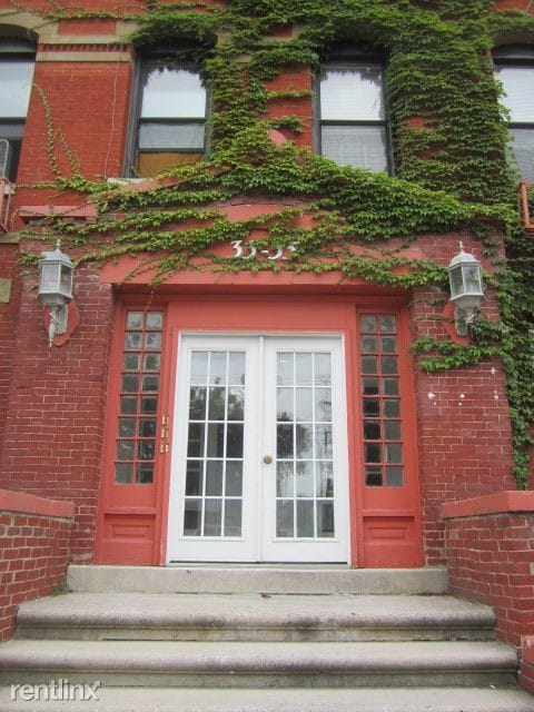 Building Photo - 1 br, 2 bath Apartment - 33 Howe St Apt 1R