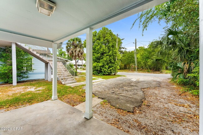 Building Photo - 119 College Ave