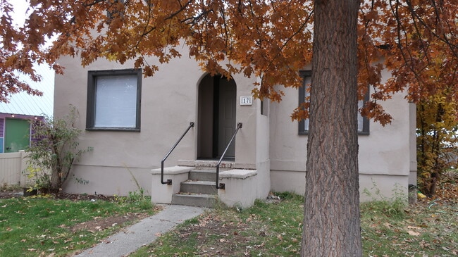 Building Photo - 17 N Buchanan Ave