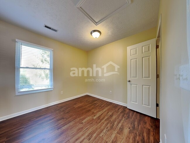 Building Photo - 552 Wildlife Ct