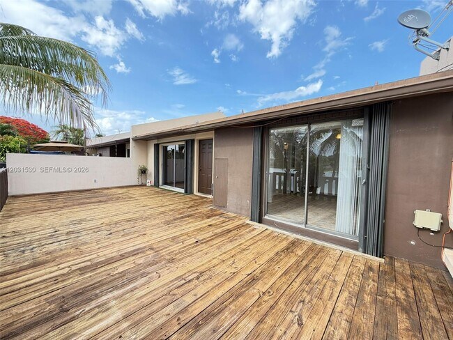 Building Photo - 11760 SW 123rd Ave