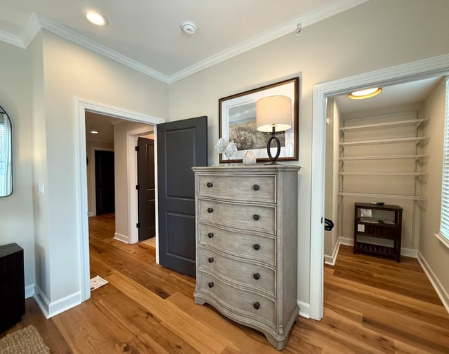 Building Photo - Newly Renovated Condo in the Heart of Downtown