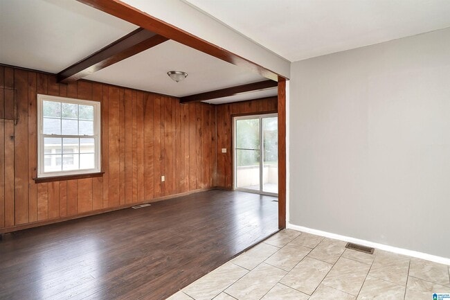 Building Photo - 305 Rose Hill Rd