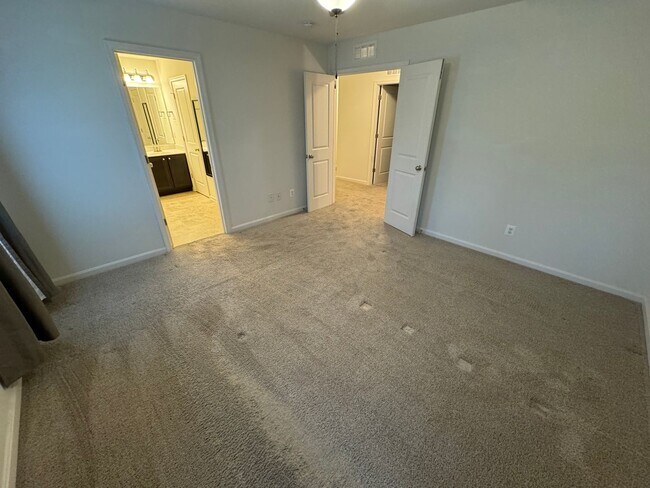 Building Photo - Single Family Home
