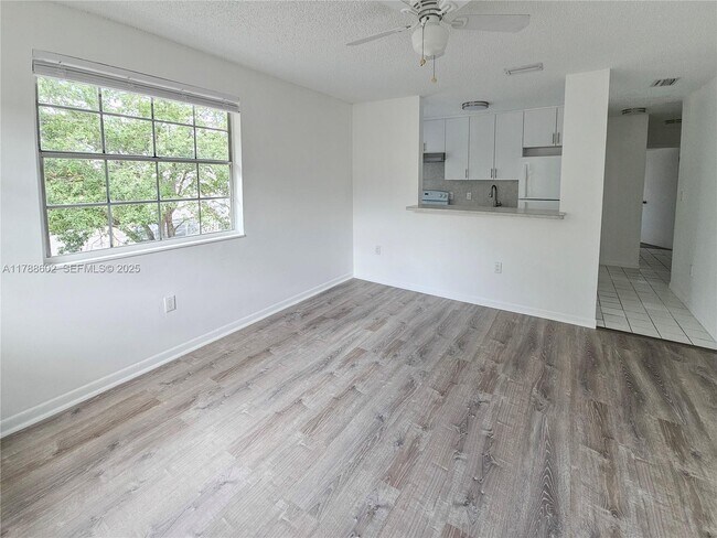 Building Photo - 6617 SW 10th St