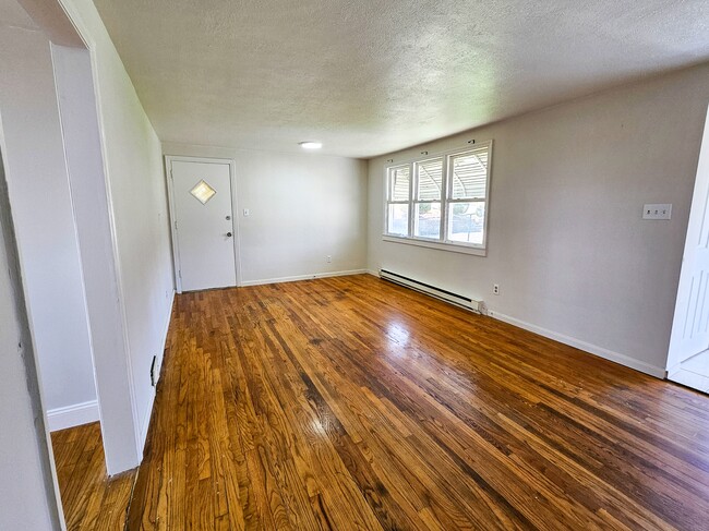 Building Photo - 10816 Highpoint Dr