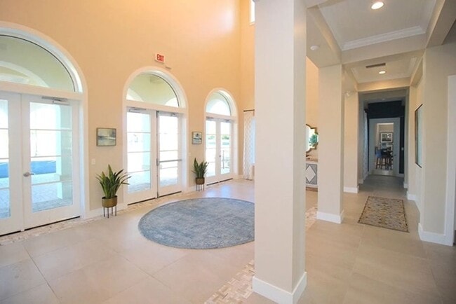 Building Photo - Coastal Living in Marina del Palma?!