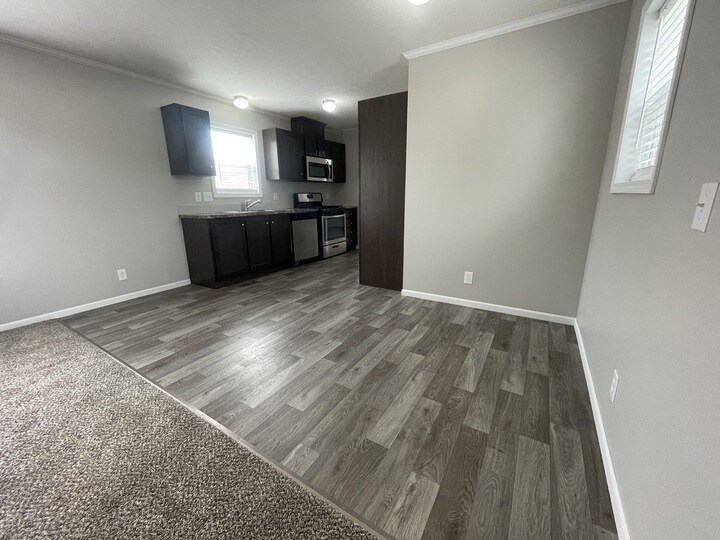 Building Photo - 38017 Chilver Ave