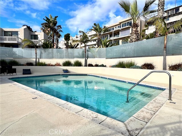 Building Photo - 7301 Vista Del Mar Vis