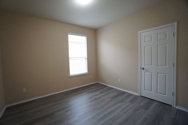 Building Photo - Schertz 1-Story