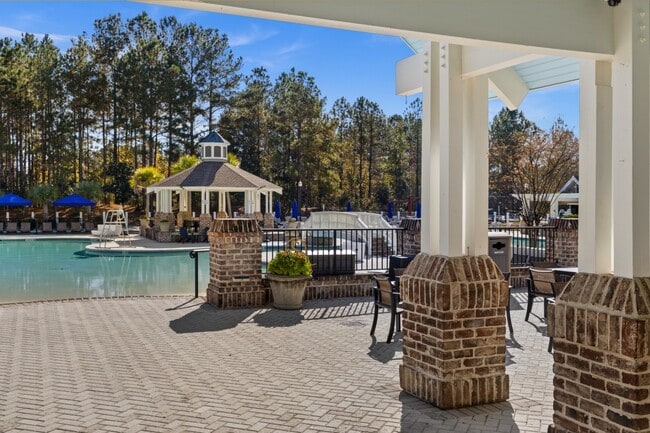 Building Photo - 119 Holloway Hl