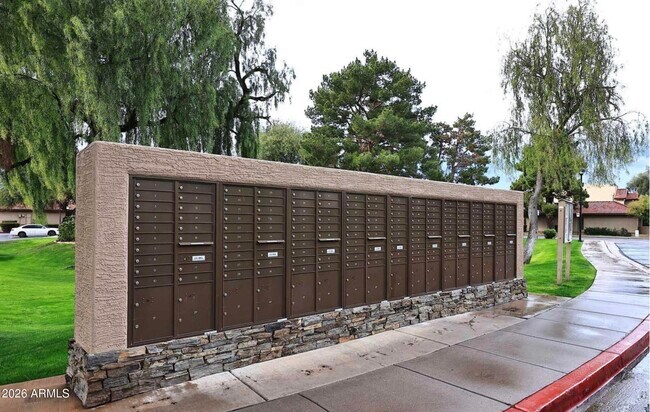 Building Photo - 8625 E Belleview Pl