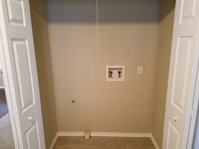 Building Photo - Charming 3 Bedroom 1 Bath in Ridglea Area!