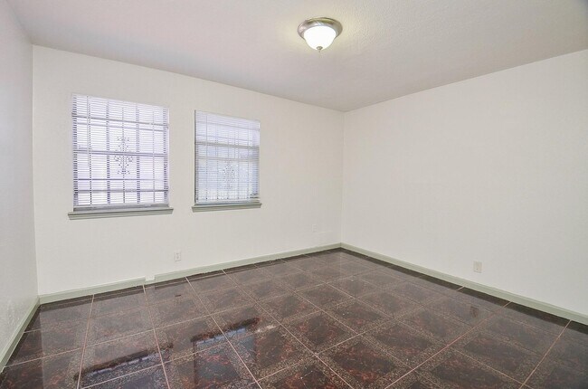 Building Photo - 11517 Bannister Ln