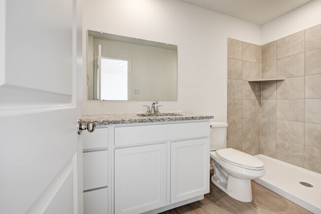 Building Photo - 2011 Delphine Dr