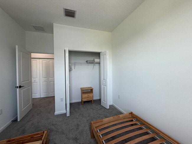 Building Photo - 4402 Longwood Lake Sq