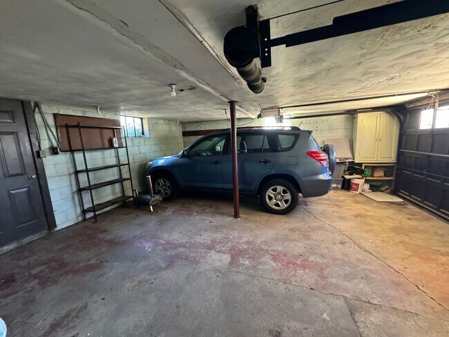 Building Photo - Mary Lou Molnar 111