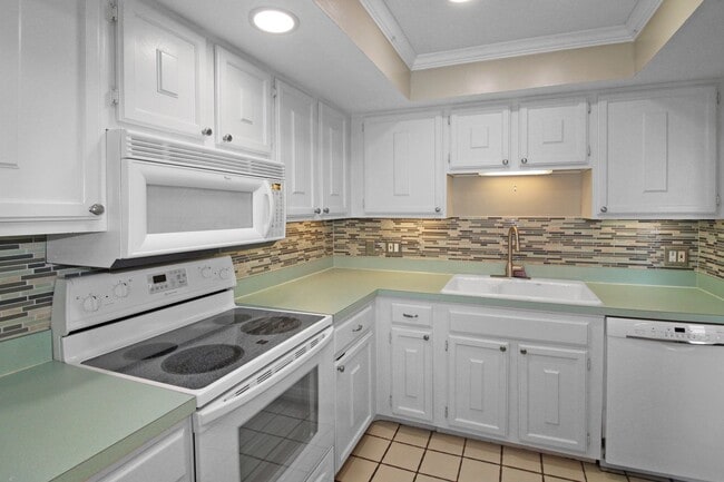 Building Photo - Casa Seville Annual Condo for Rent