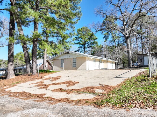 Building Photo - 166 County Rd 52