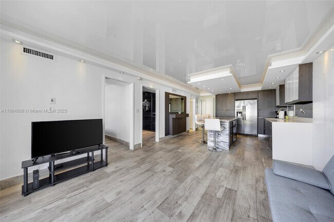 Building Photo - 401 Ocean Dr