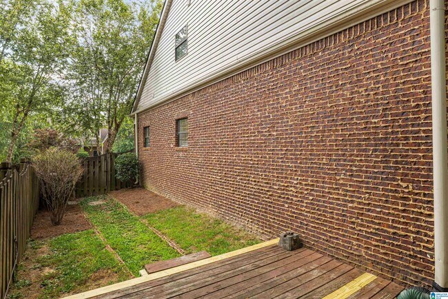 Building Photo - 2250 Ridgemont Dr