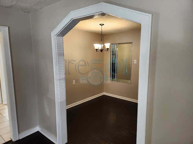 Building Photo - Ready For Showings! Great Find In North Little Rock