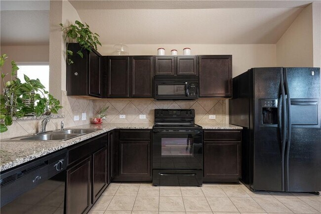 Building Photo - 5821 Roderick Dr