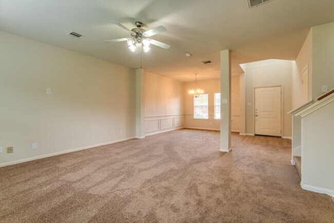 Building Photo - 6702 Albion Cresent Dr