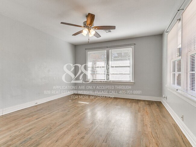 Building Photo - *COMING SOON - TOURS EXPECTED TO BEGIN 6/5/26* 2 Bed/2 Bath Duplex Close to Campus Corner!
