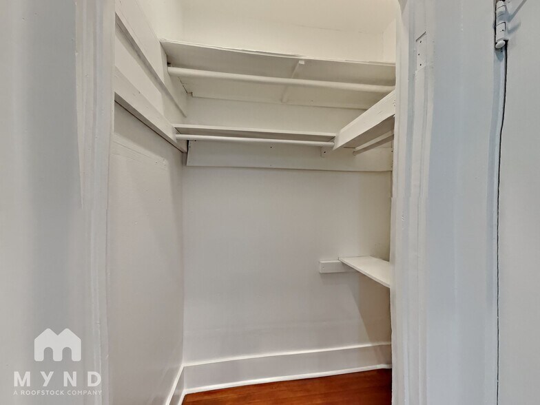 Building Photo - 4624 Junius St