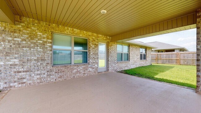 Building Photo - 6227 Pineapple DR