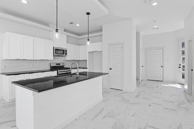 Building Photo - 2929 El Fenice Ln