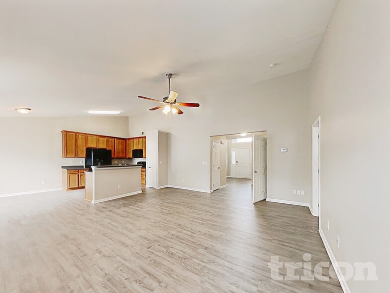 Building Photo - 5213 Hildreth Court