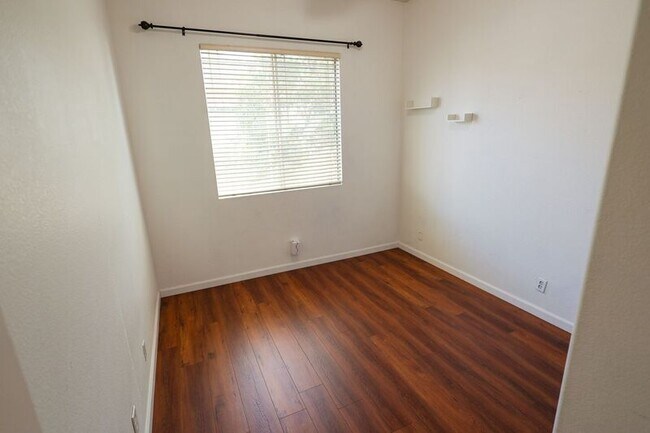 Building Photo - 2942 Claremore Ln