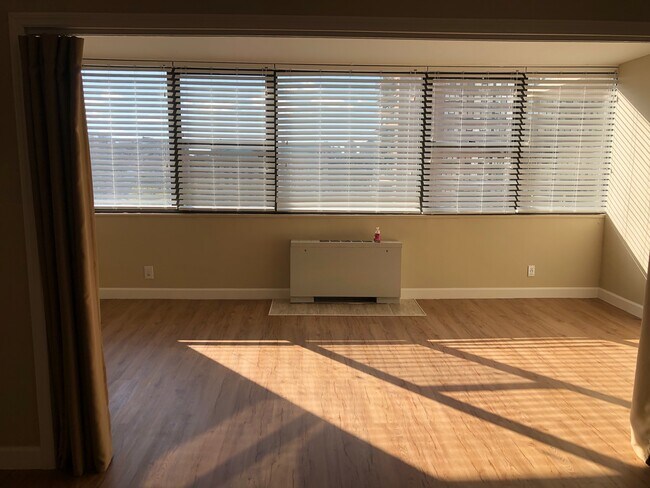 Building Photo - 270 Marin Blvd