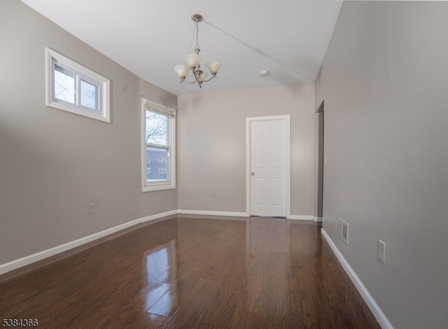 Building Photo - 296 N Clinton St