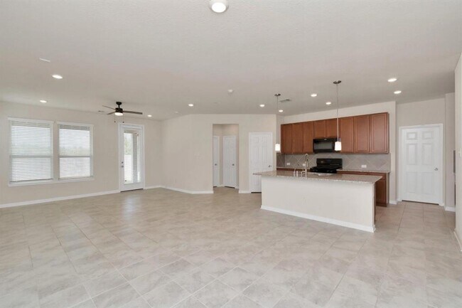 Building Photo - 25303 Western Sage Ln
